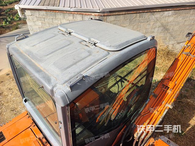 驾驶室顶部（整机外观）