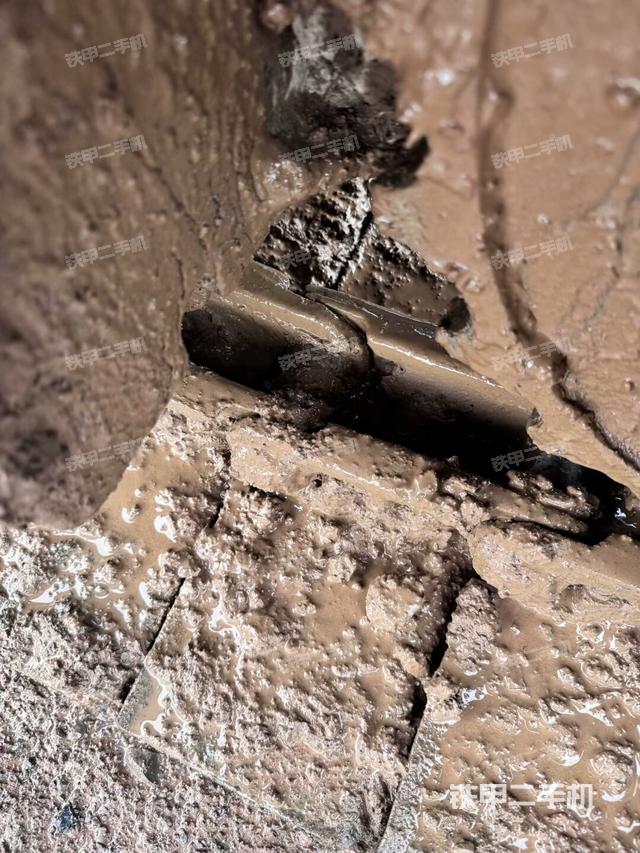 左驅(qū)動(dòng)輪（行走機(jī)構(gòu)）