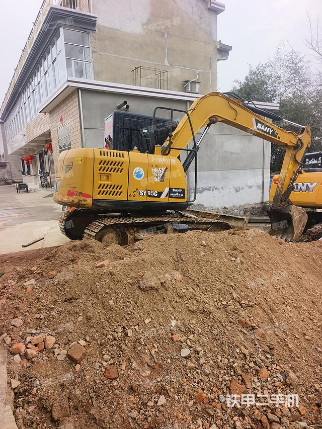 驾驶室顶部（整机外观）