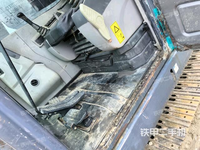 ?駕駛室正側(cè)（駕駛室部分）