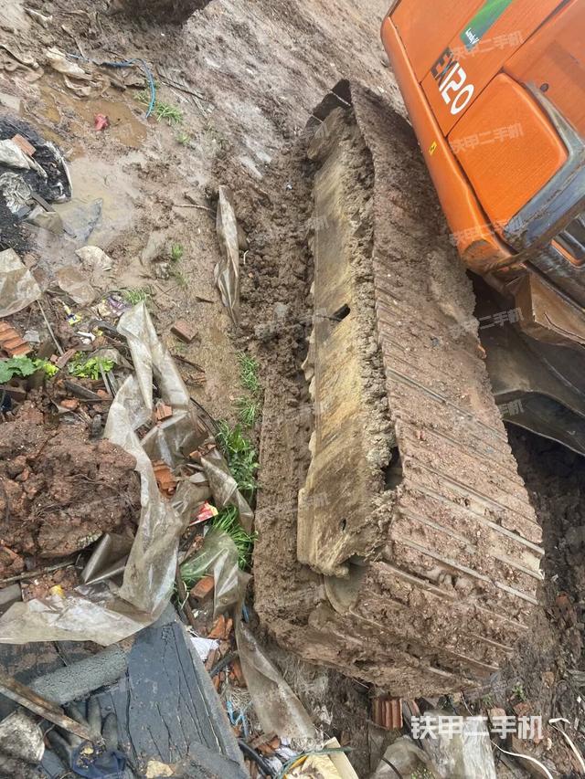 左側(cè)履帶整體?（行走機構(gòu)）