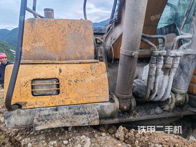 大臂油缸整體?豎拍(工作和回轉裝置) 大臂油缸整體?豎拍(工作和回轉裝置)