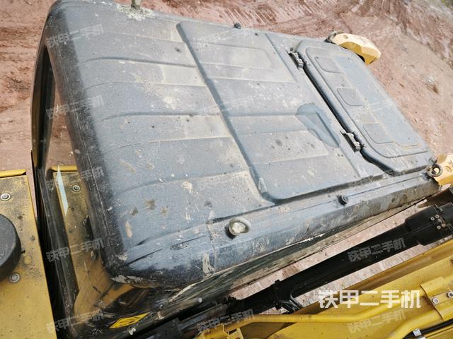 駕駛室頂部俯視（上車(chē)部件）