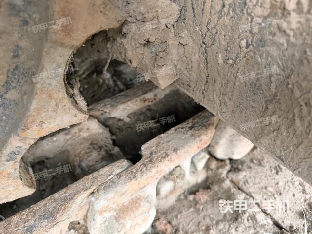 單側(cè)履帶整體（整機(jī)外觀）