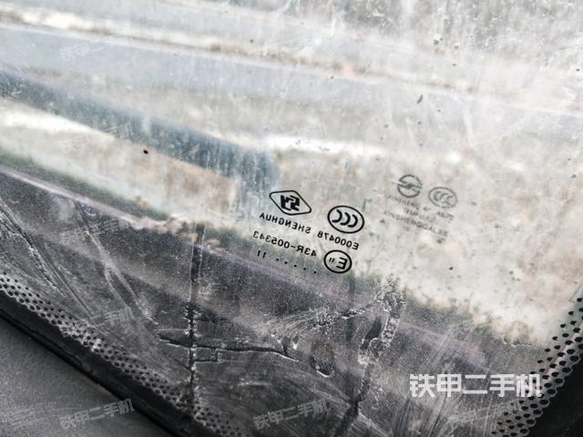 左后方玻璃角標(駕駛室部分) 左后方玻璃角標(駕駛室部分)