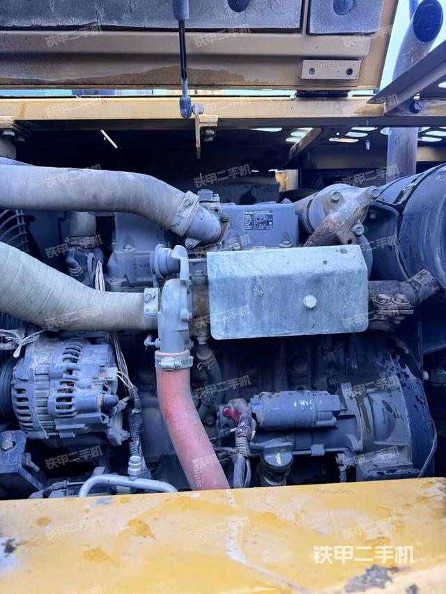 發(fā)動(dòng)機(jī)室（上車部件）