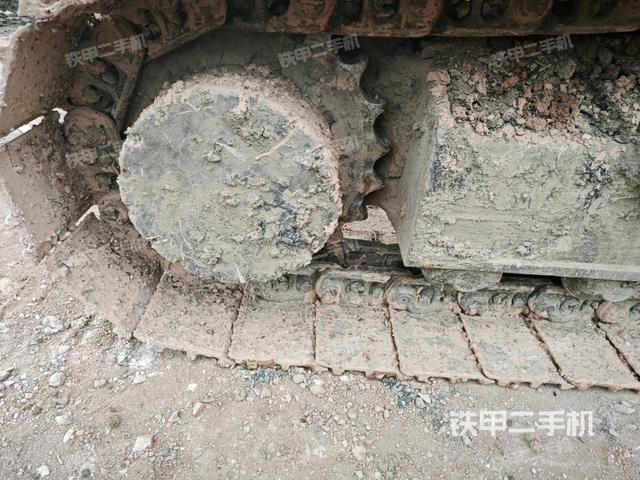 右驅(qū)動(dòng)輪（行走機(jī)構(gòu)）