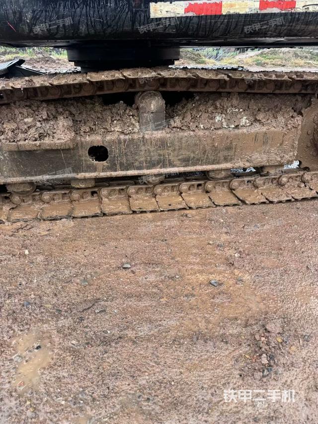 左側(cè)履帶整體?（行走機(jī)構(gòu)）