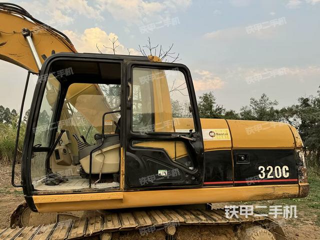 驾驶室整体（整机外观）