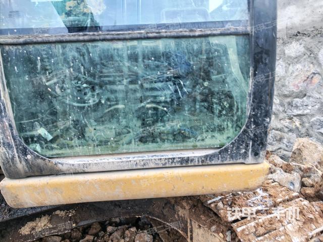 轉(zhuǎn)盤和下車架正前（工作和回轉(zhuǎn)裝置）