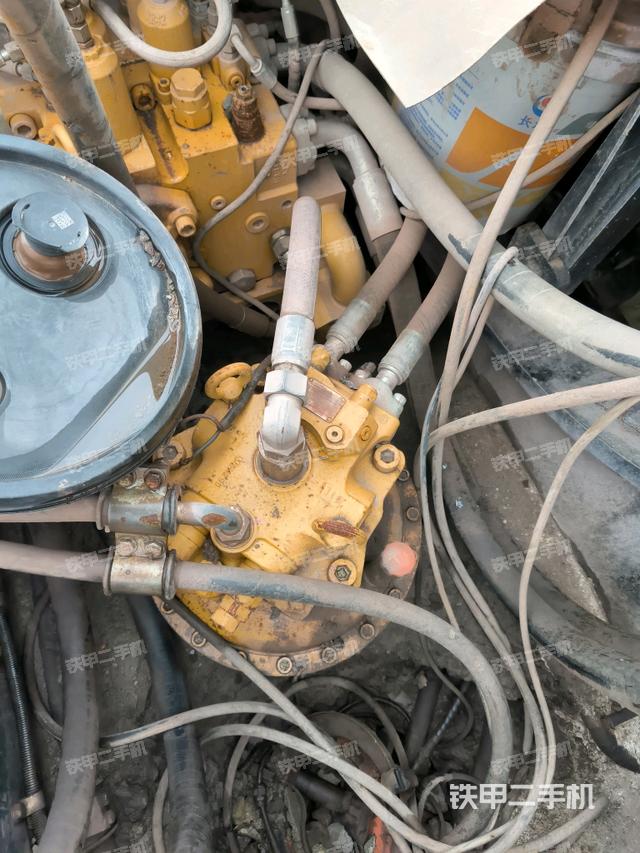 回轉(zhuǎn)馬達(dá)（上車部件）