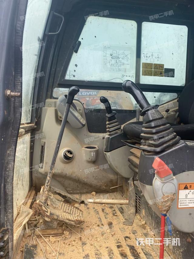 座椅左側(cè)控制臺/音響/含左手柄（駕駛室部分）