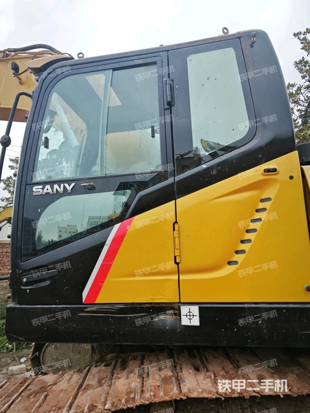 駕駛室正側(cè)（駕駛室部分）