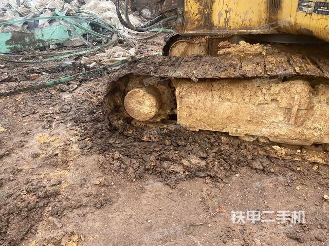 左驅(qū)動輪（行走機構(gòu)）