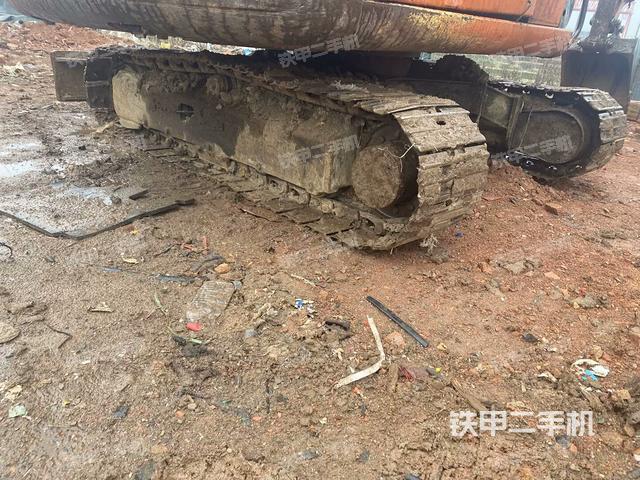 左側(cè)履帶整體?（行走機(jī)構(gòu)）