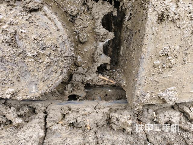 左驅(qū)動(dòng)輪（行走機(jī)構(gòu)）