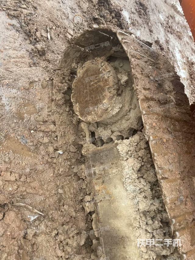 右側(cè)行走馬達(dá)蓋板（行走機構(gòu)）