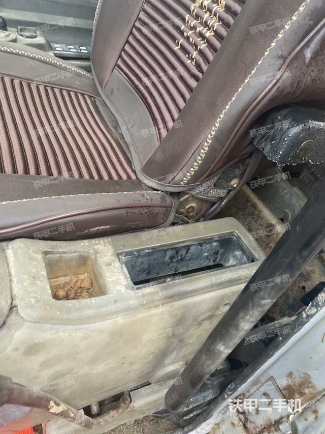 后窗玻璃角標(biāo)（駕駛室部分）