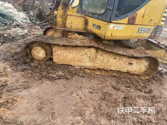 右側(cè)履帶整體?（行走機構(gòu)）