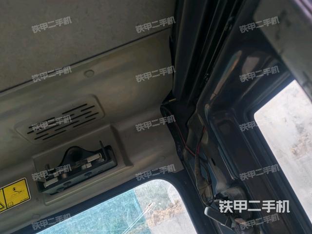 左后方玻璃角標(biāo)（駕駛室部分）