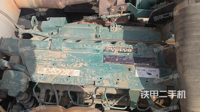 發(fā)動機整體俯視(整機外觀) 發(fā)動機整體俯視(整機外觀)