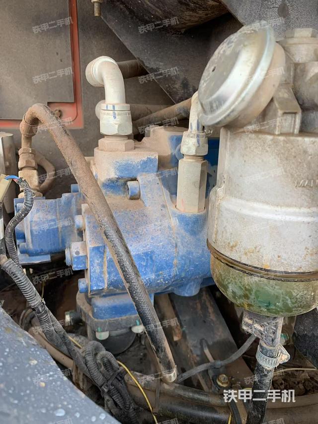 液壓泵艙室正面整體（整機(jī)外觀）