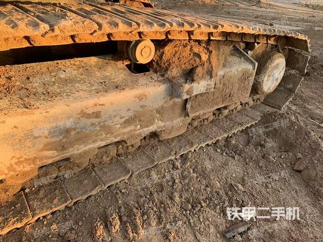 單側(cè)履帶整體（整機(jī)外觀）