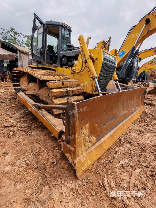 整機(jī)右側(cè)（設(shè)備外觀及核心部件）