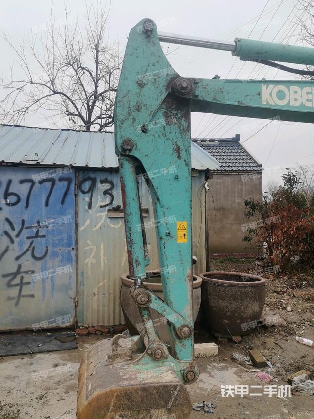 小臂整體左后(工作和回轉(zhuǎn)裝置) 小臂整體左后(工作和回轉(zhuǎn)裝置)