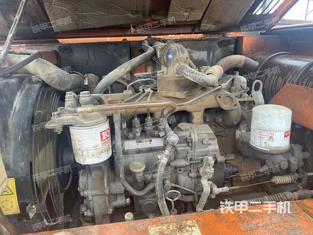 發(fā)動(dòng)機(jī)室（上車部件）