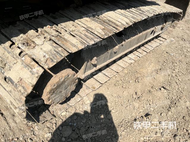 單側(cè)履帶整體（整機(jī)外觀）