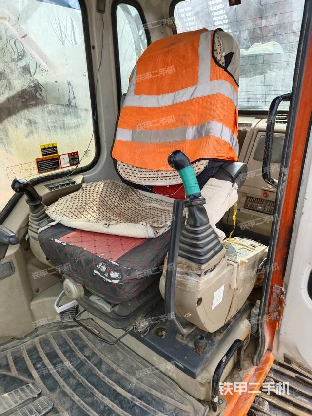 駕駛室整體（整機(jī)外觀）