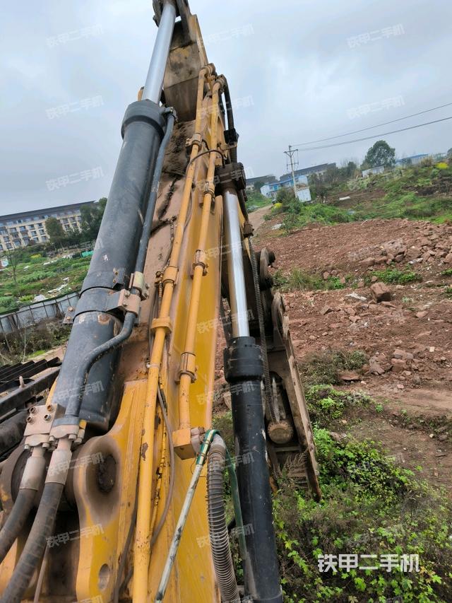 大臂背部俯視（工作和回轉(zhuǎn)裝置）