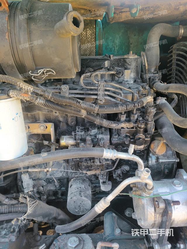 發(fā)動(dòng)機(jī)室（上車部件）