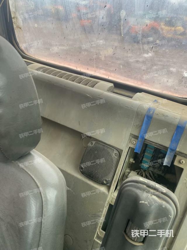 后窗玻璃角標(biāo)（駕駛室部分）