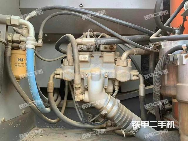 液壓泵艙室正面整體（整機(jī)外觀）
