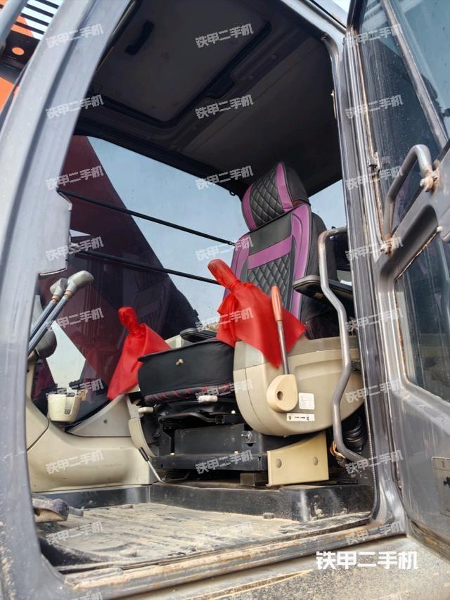 駕駛室整體（整機(jī)外觀）