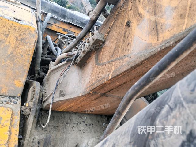 大臂根部?斜視(工作和回轉裝置) 大臂根部?斜視(工作和回轉裝置)