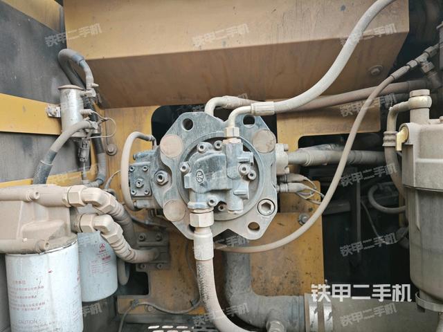 液壓泵斜45?左（大件艙室）