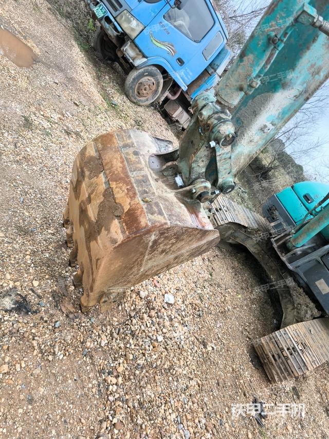 轉(zhuǎn)盤和下車架正前（工作和回轉(zhuǎn)裝置）