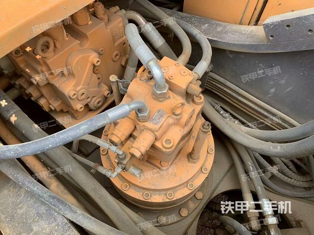 回轉(zhuǎn)馬達(dá)和主控閥（整機(jī)外觀）