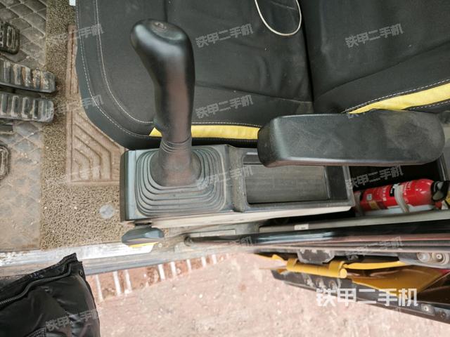 座椅左側(cè)控制臺(tái)/音響/含左手柄（駕駛室部分）