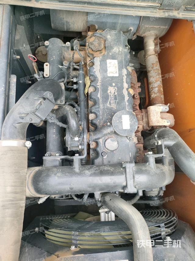 發(fā)動(dòng)機(jī)室（上車部件）