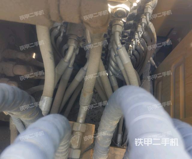 回轉(zhuǎn)馬達和主控閥（整機外觀）