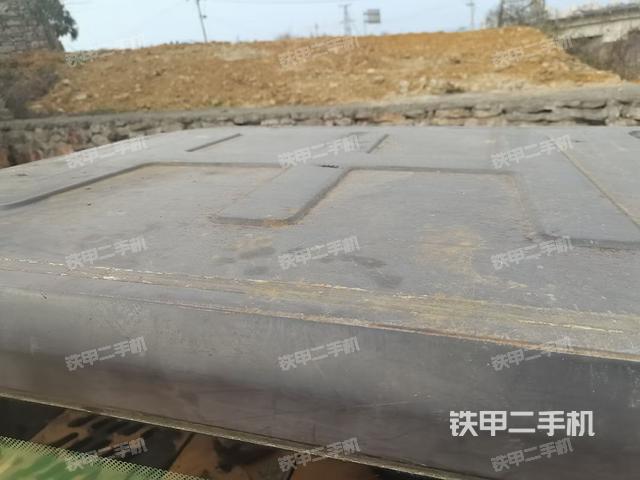 驾驶室顶部（整机外观）