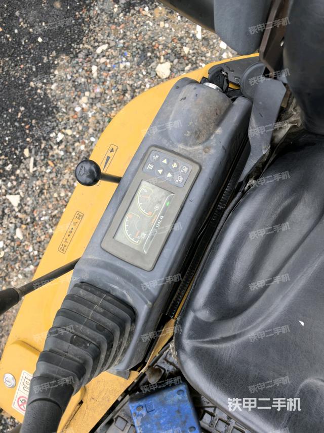 座椅右側(cè)控制臺/鑰匙門/油門/含右手柄（駕駛室部分）