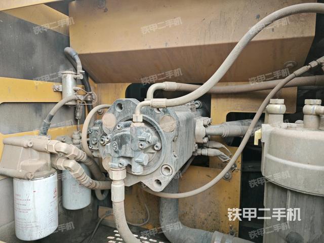 液壓泵斜45?右（大件艙室）