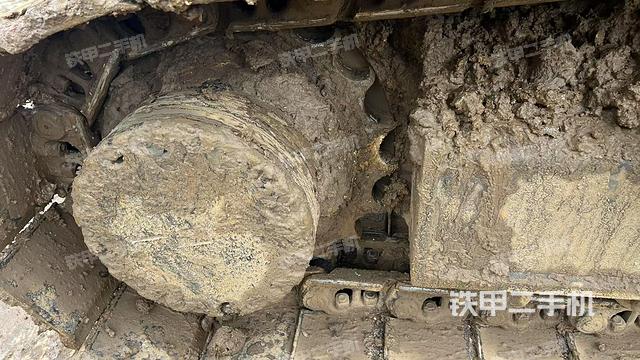 右驅(qū)動(dòng)輪（行走機(jī)構(gòu)）