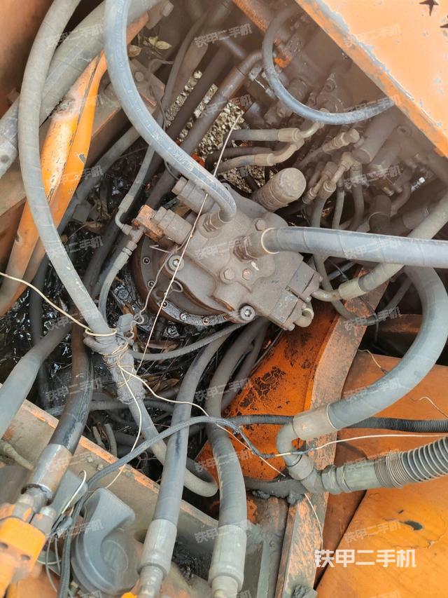 回轉(zhuǎn)馬達（上車部件）