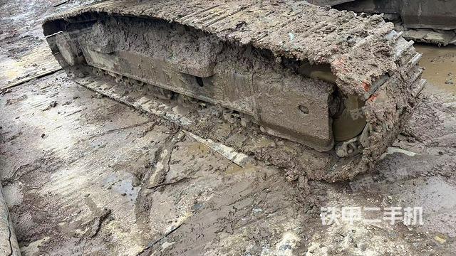 右側(cè)履帶整體（行走機(jī)構(gòu)）